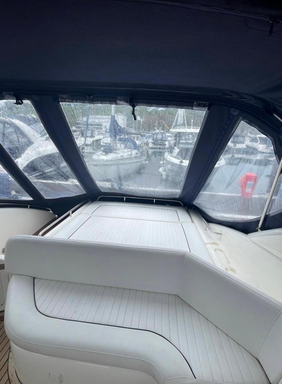 Boat Accommodation Ltd Торки Екстериор снимка