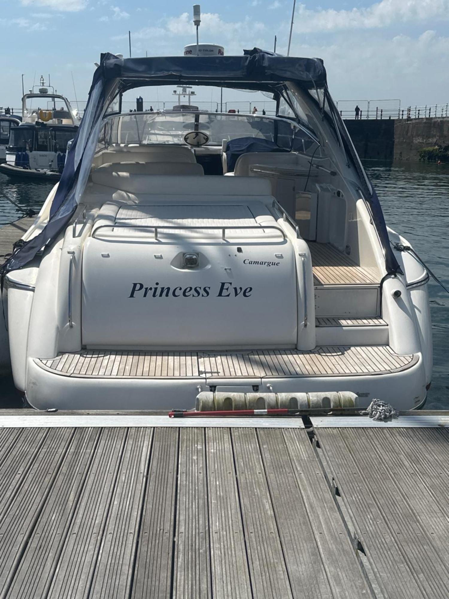 Boat Accommodation Ltd Торки Екстериор снимка