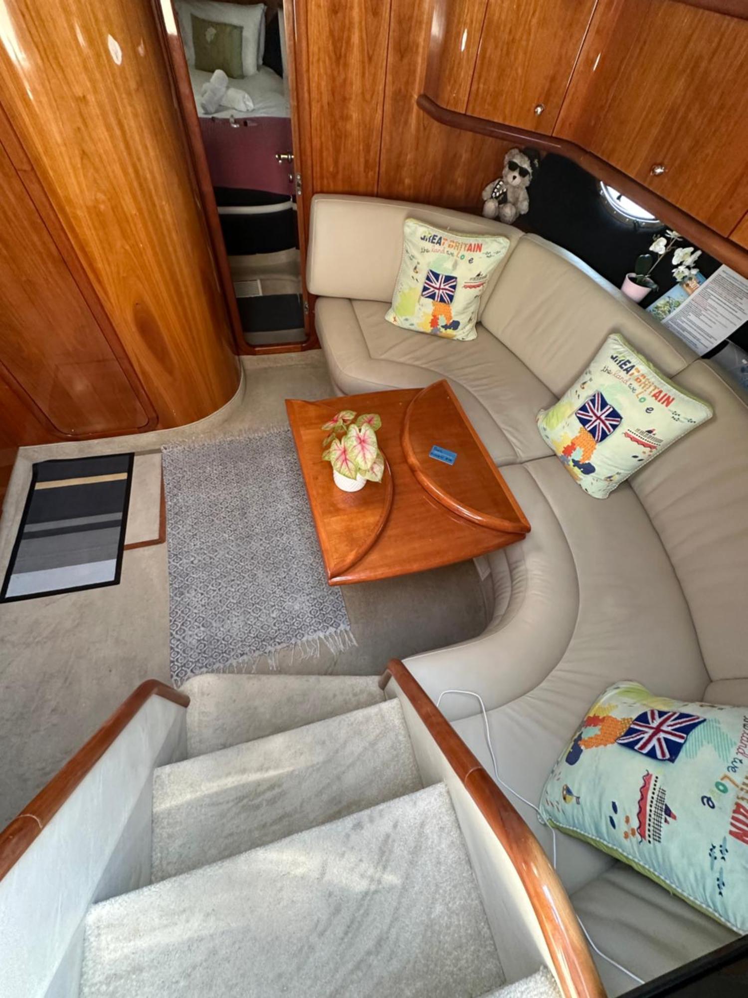 Boat Accommodation Ltd Торки Екстериор снимка